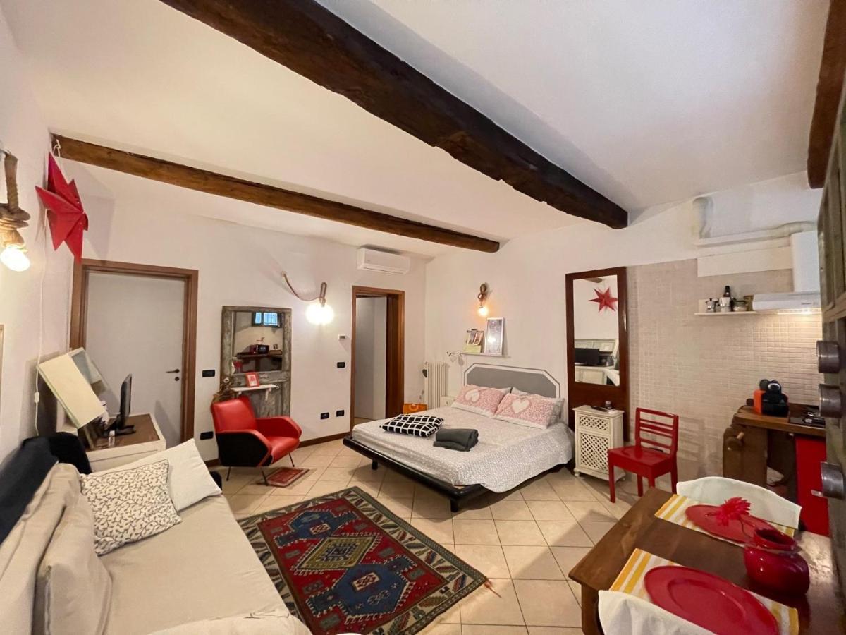 La Casa Degli Zii Apartment Ferrara Bagian luar foto