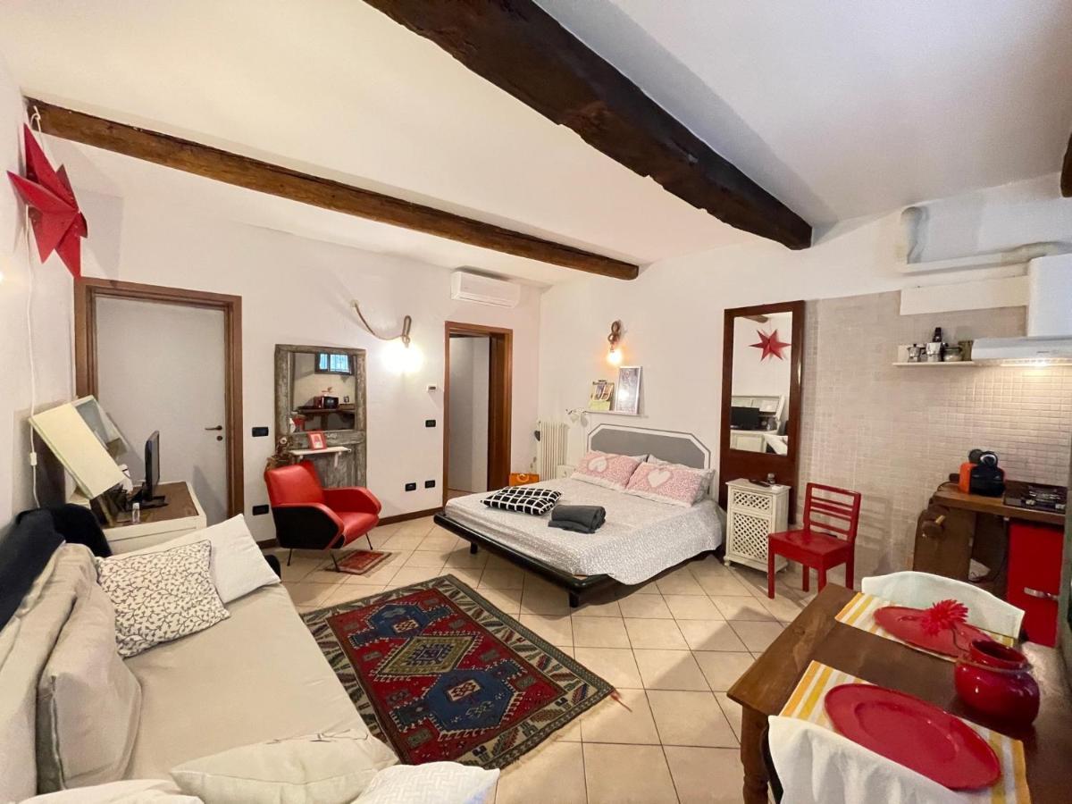 La Casa Degli Zii Apartment Ferrara Bagian luar foto