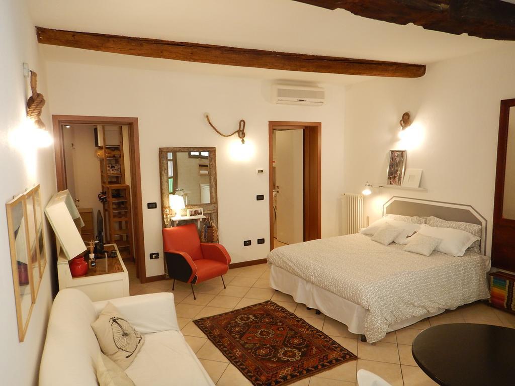 La Casa Degli Zii Apartment Ferrara Bagian luar foto