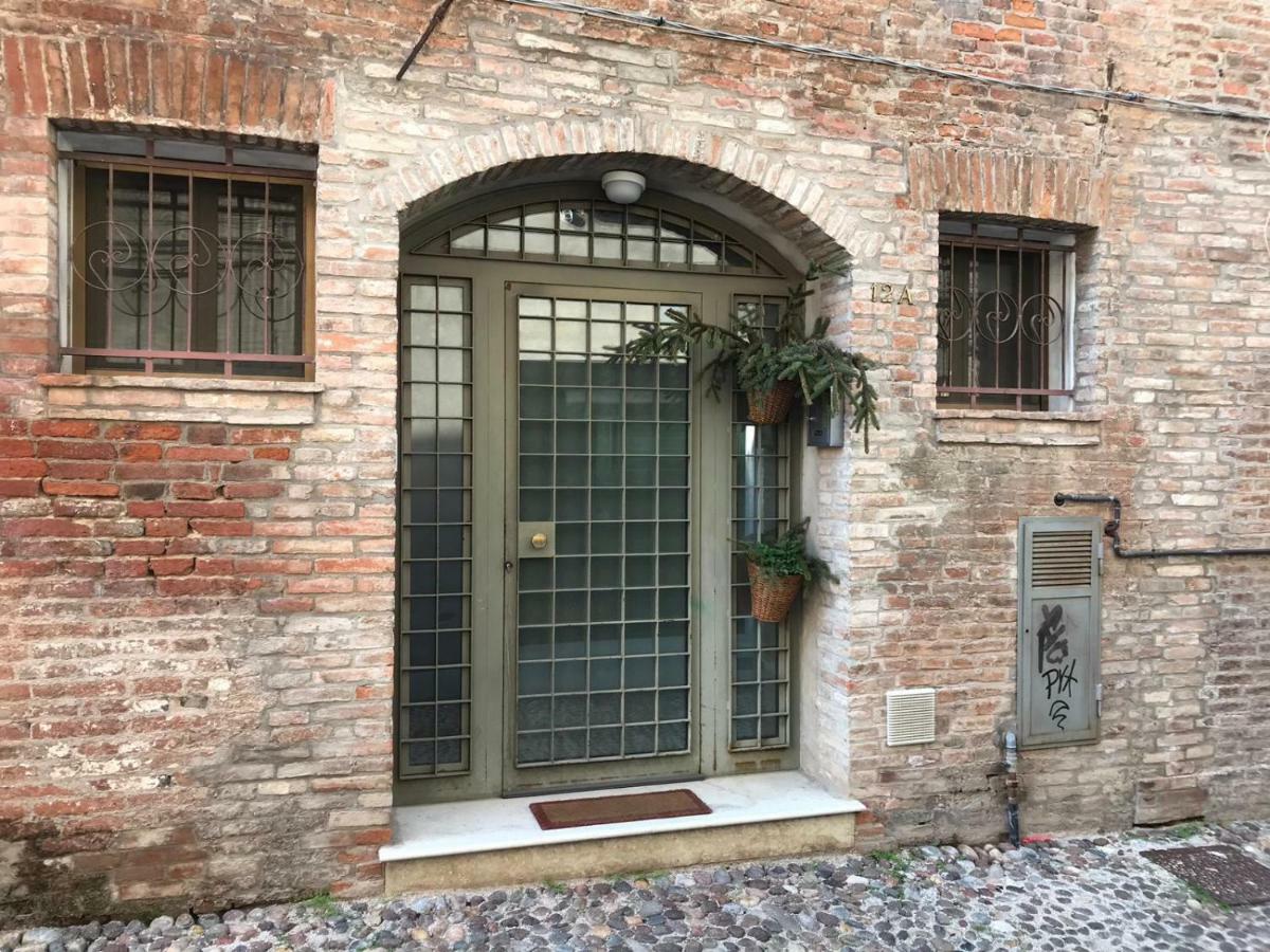 La Casa Degli Zii Apartment Ferrara Bagian luar foto
